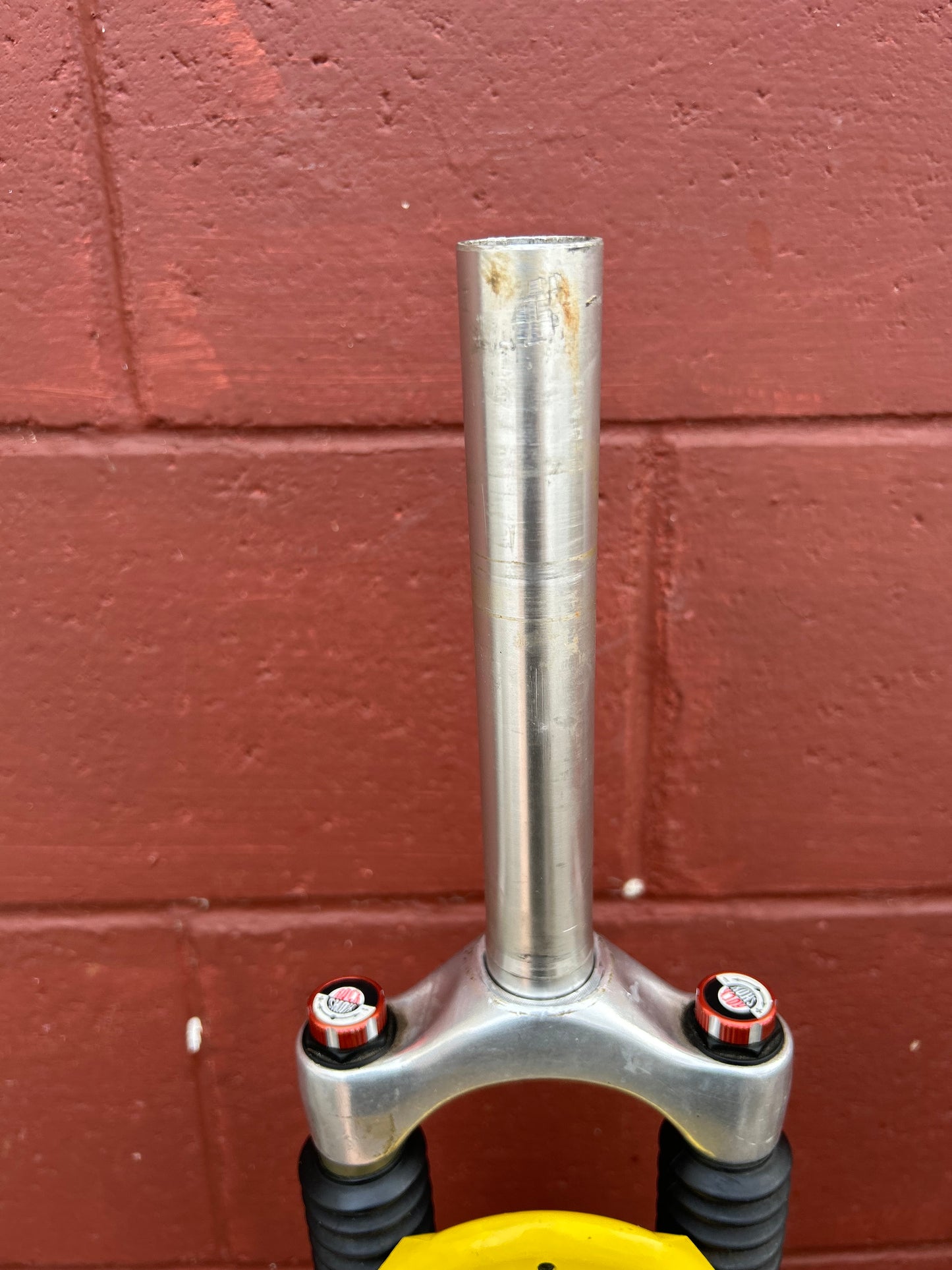 Rock Shox Indy SL 26" Yellow 1 1/8 Threadless Suspension Fork