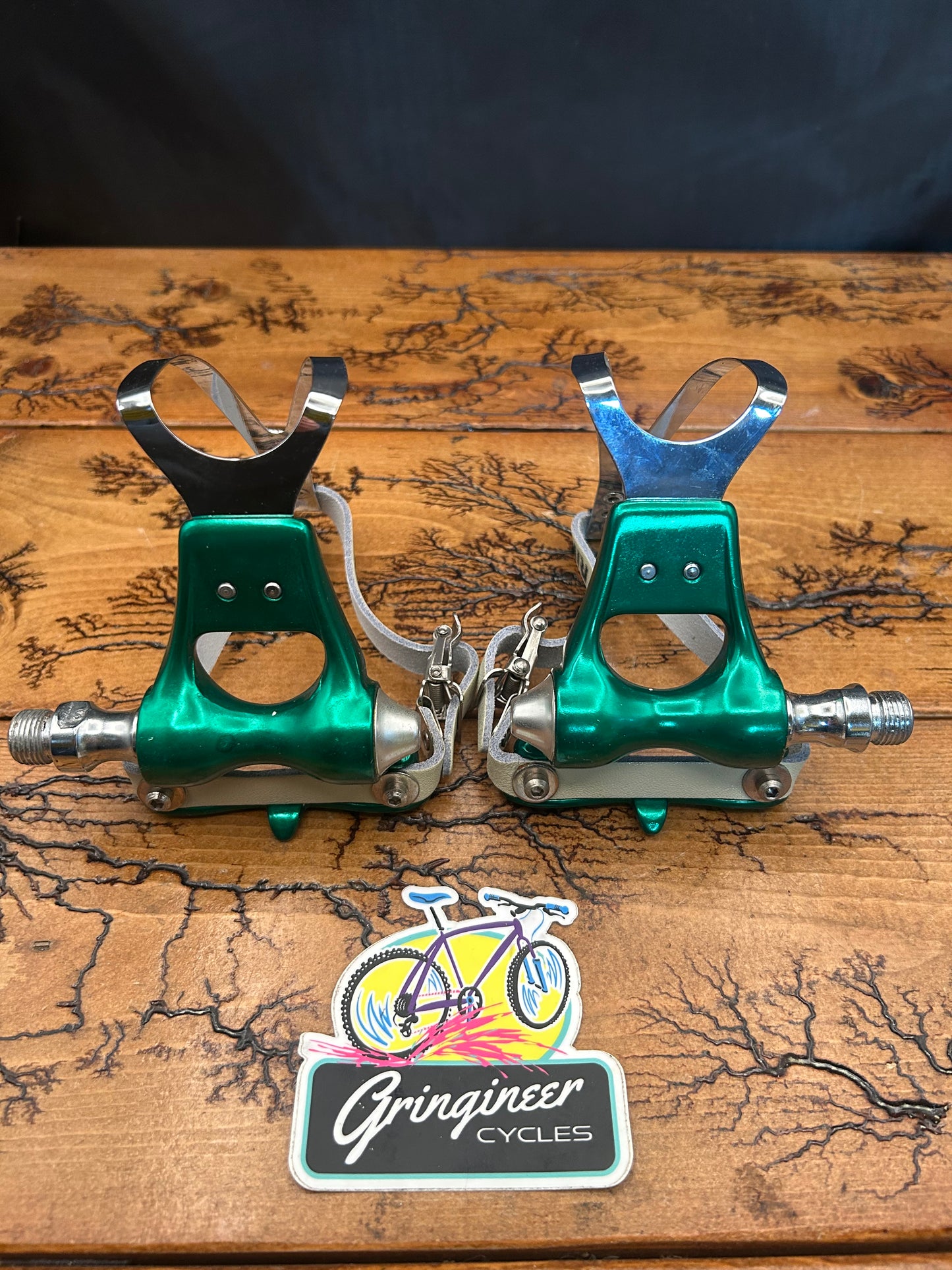 Cambio Rino Elegant Green Anodized Pedals with Toe Cages and Straps NOS