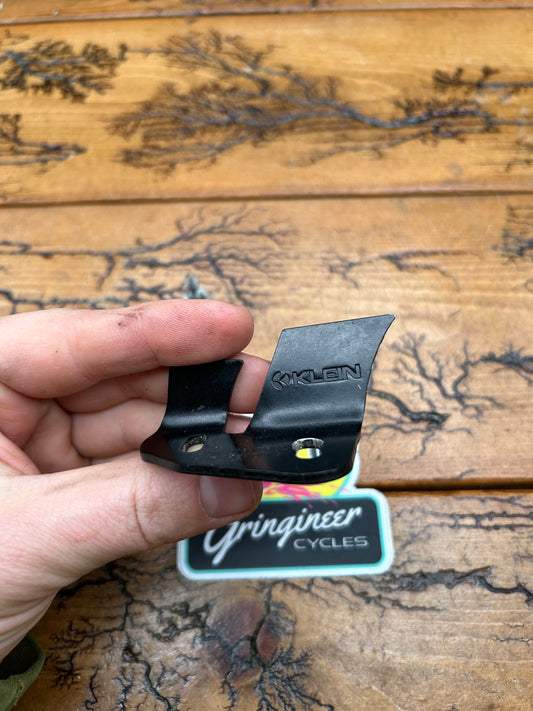 Klein 2 Bolt Chain Control Anti Chainsuck Device