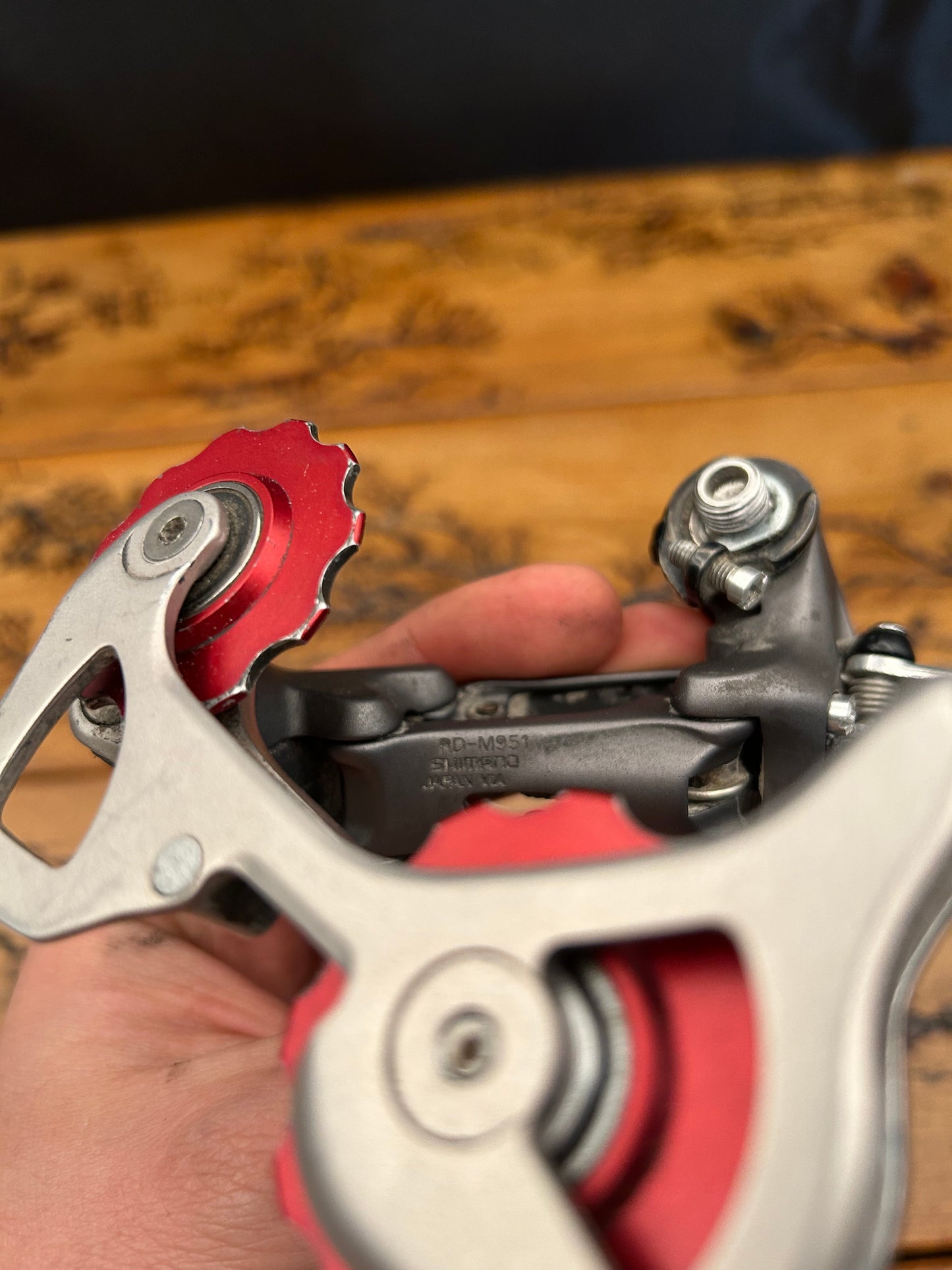 Shimano XTR RD-M951 Short Cage Rapid Rise Rear Derailleur With Red Ano Pulleys
