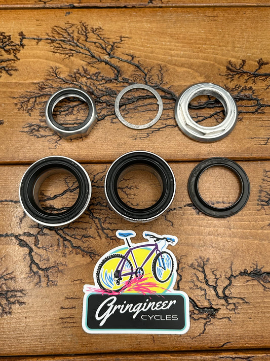 Shimano Deore XT HP-M742 1 1/4 Inch Threaded Headset