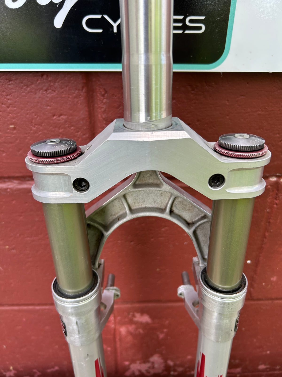 Answer Manitou EFC 1 1/8 Inch 230mm Threadless Steerer 26" Suspension Fork