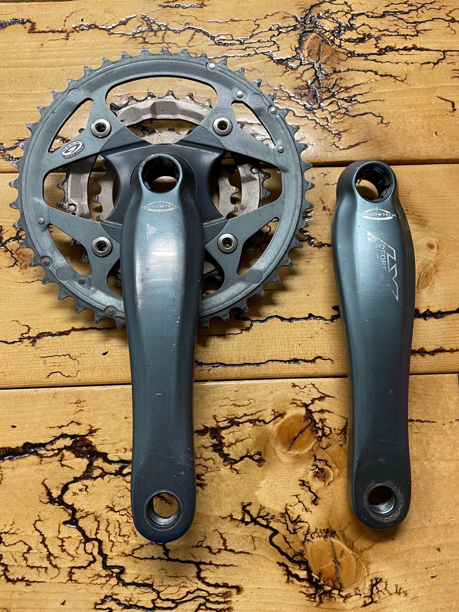 Shimano Deore LXクランクセットFC-M572 Shimano Deore LX FC-M572 44/32/22 175mm Crankset – Gringineer Cycles