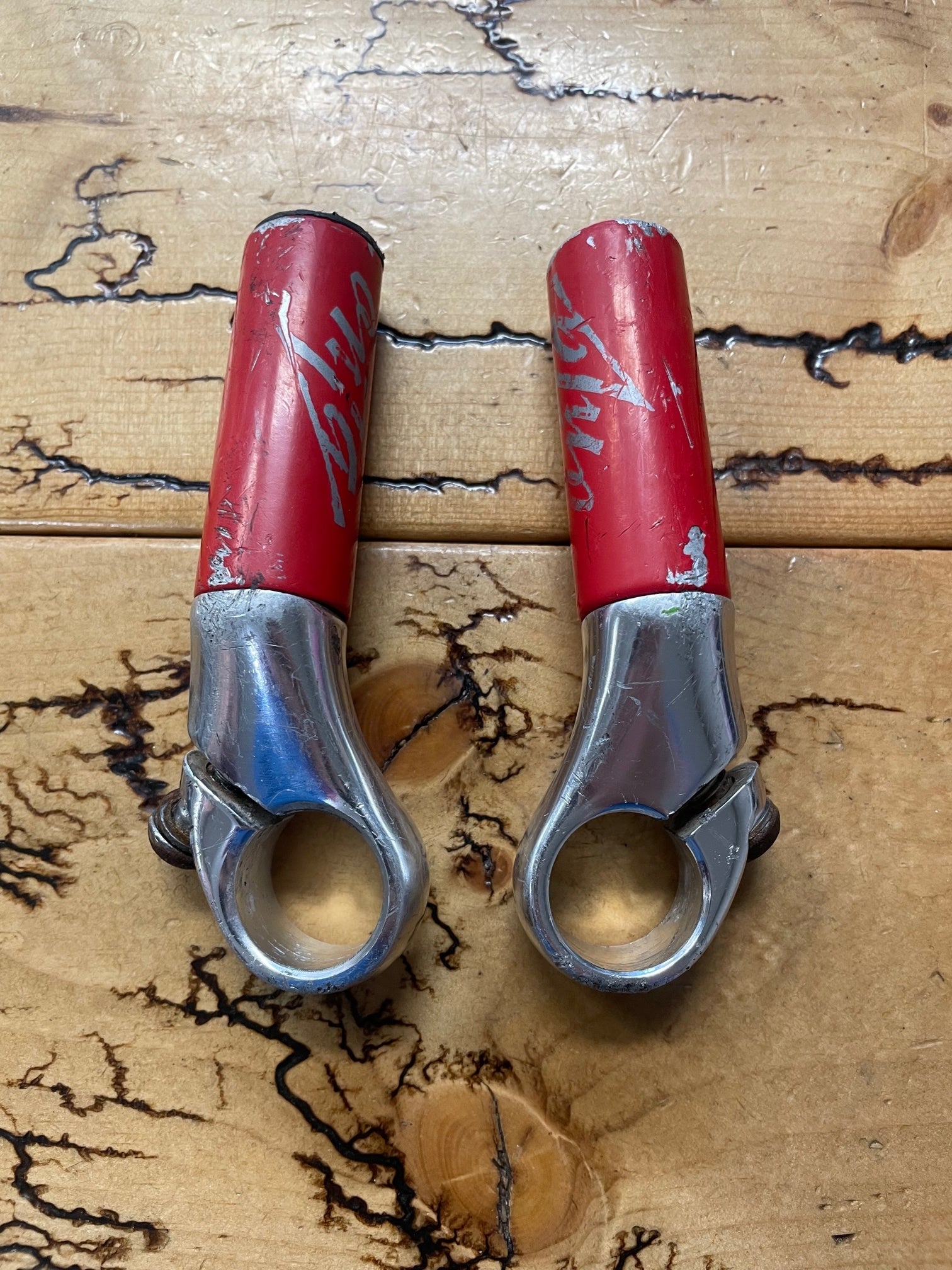 thumbnail image 2 of Oxford Bar Ends 1 Weighted Handlebar Ends - 22mm - Red/Silver (OX590) 2 of 6