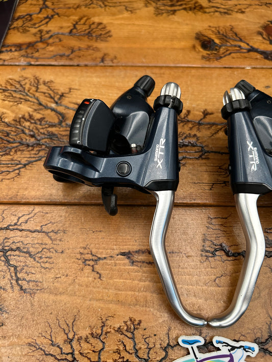 Shimano XTR ST-M910 3x8 Shifters and Brake Levers