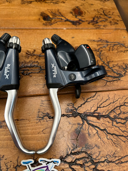 Shimano XTR ST-M910 3x8 Shifters and Brake Levers