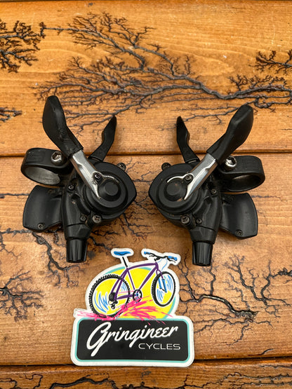 Shimano Deore XT SL-M740 3x8 Shifters