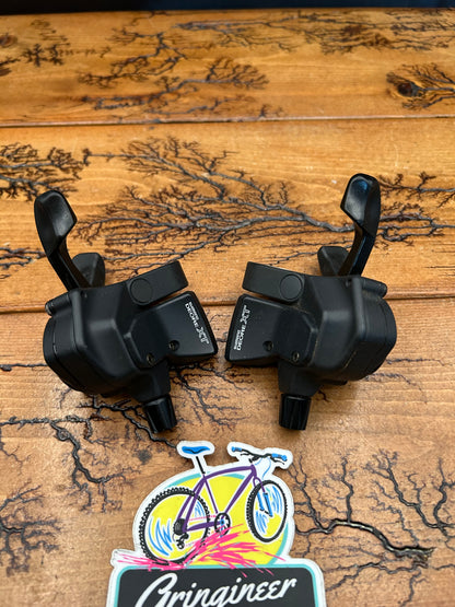 Shimano Deore XT SL-M740 3x8 Shifters