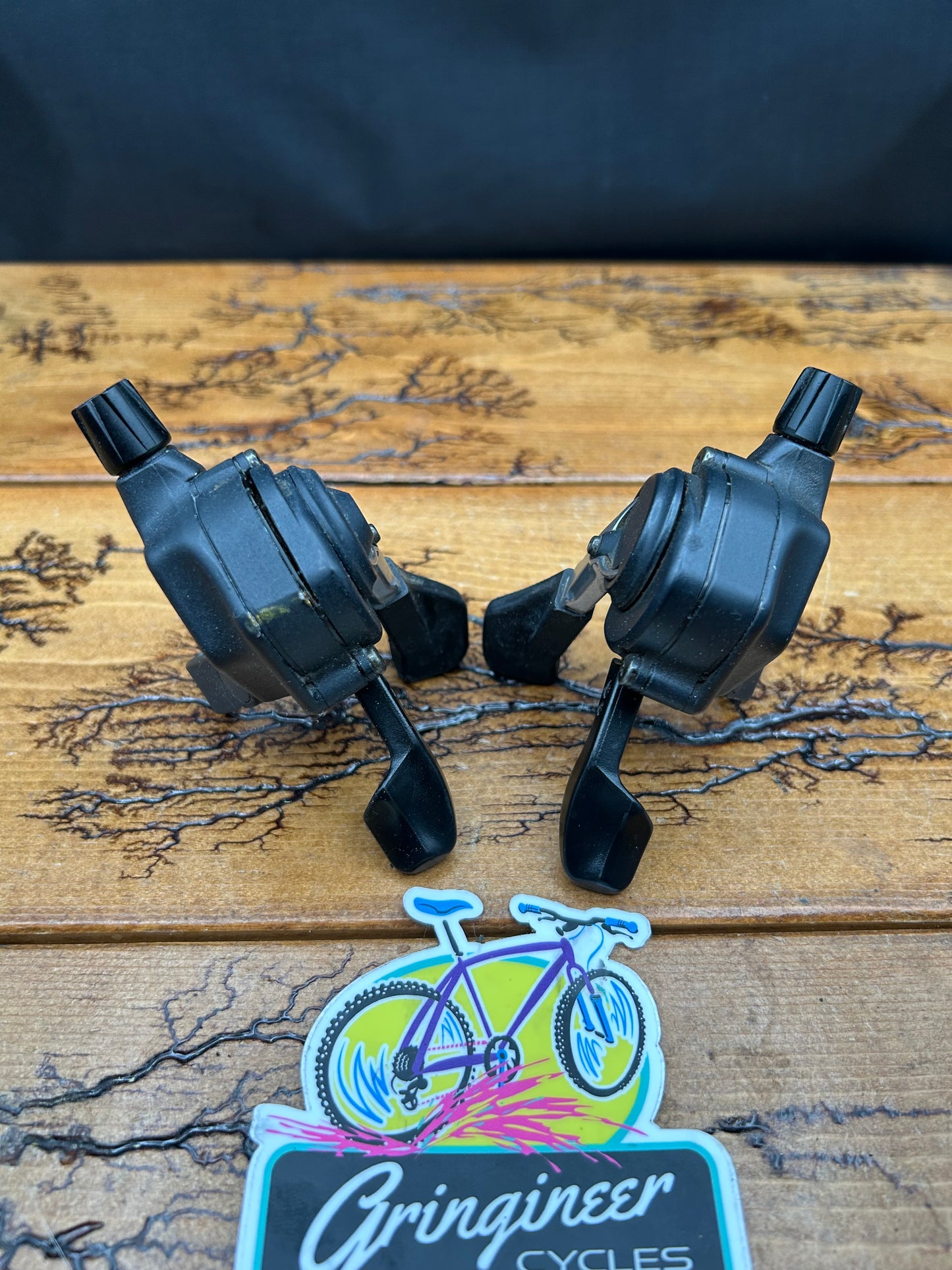 Shimano Deore XT SL-M739 3x8 Shifters