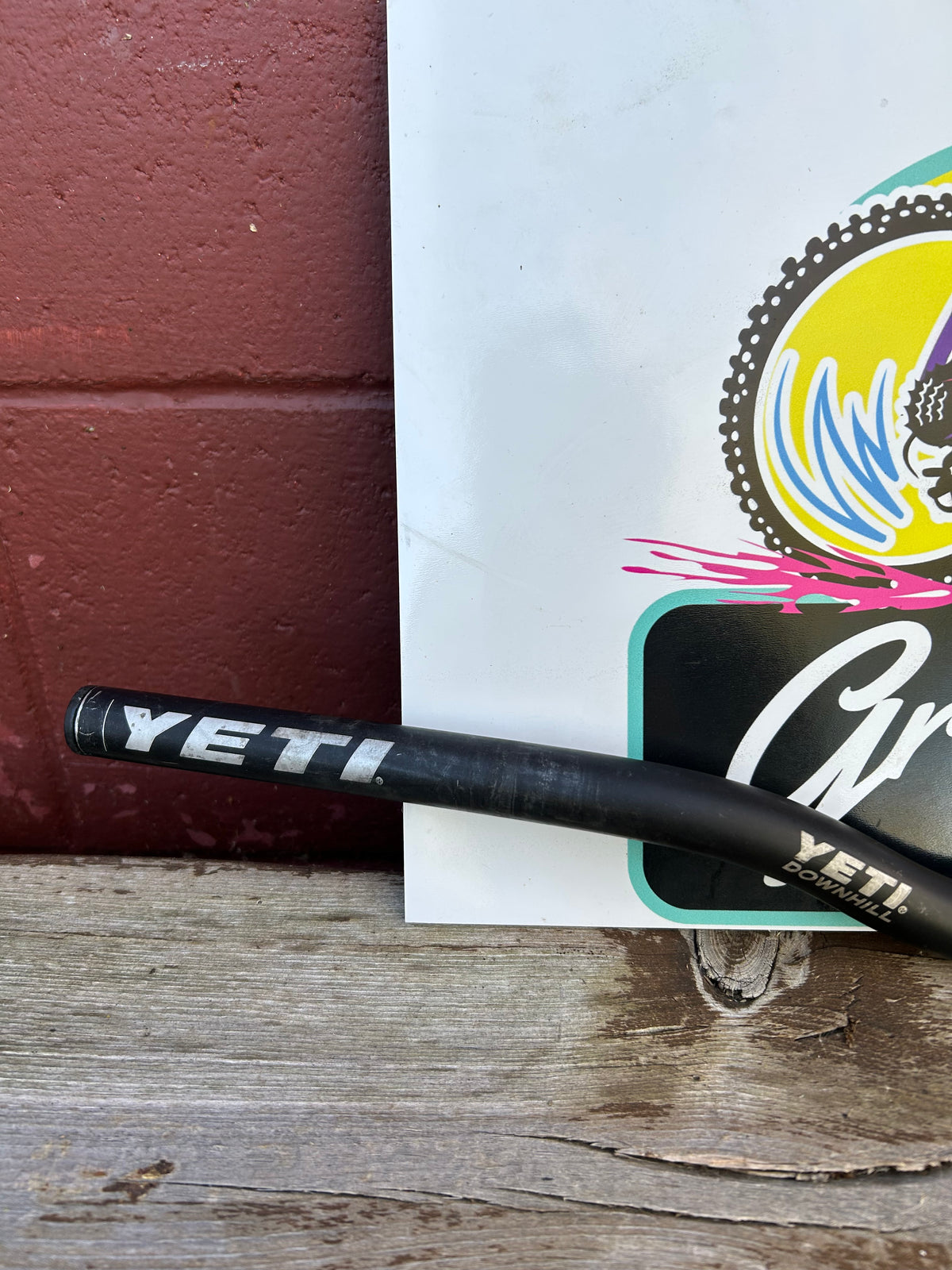 Yeti Downhill Tapered 2-4 640mm 25.4mm Riser Handlebar