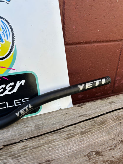 Yeti Downhill Tapered 2-4 640mm 25.4mm Riser Handlebar