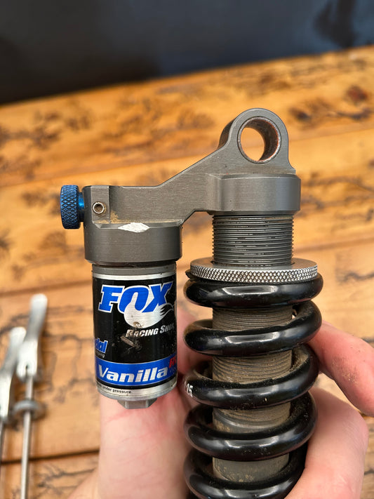 Fox Vanilla RC 200mm C-C 600x2.5 Rear Coil Shock
