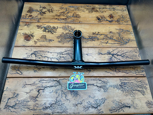 Kore 565mm Lite Bar Handlebar and Kore 130mm 1/8 Threadless Stem
