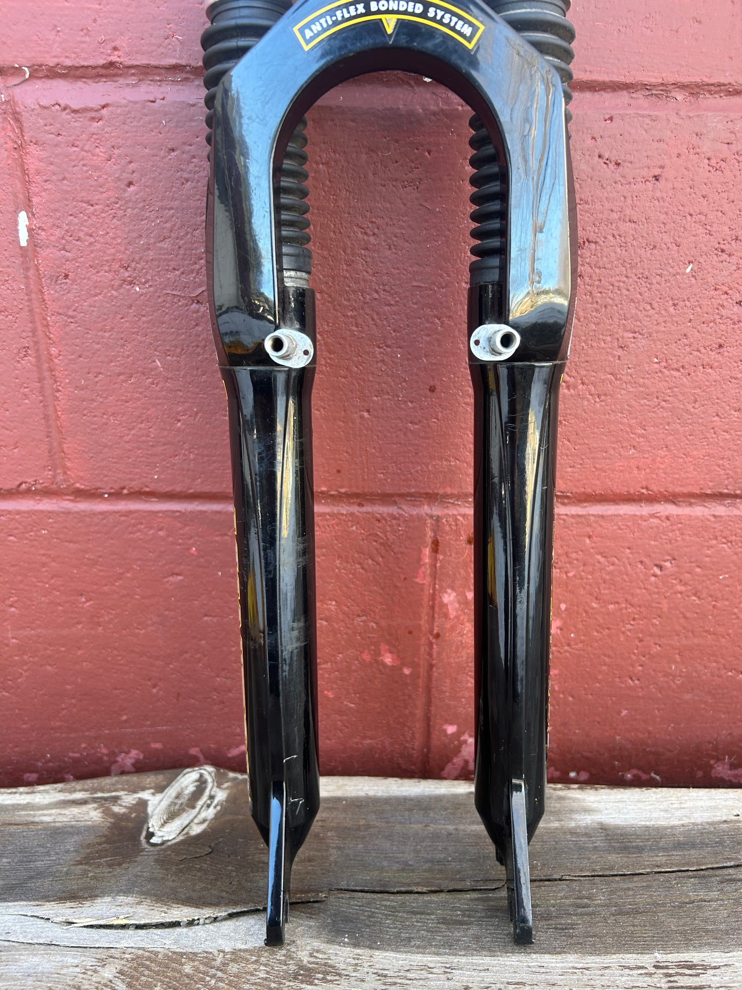 Answer Manitou Mach 5 SX 26" 1 Inch Threaded Suspension Fork