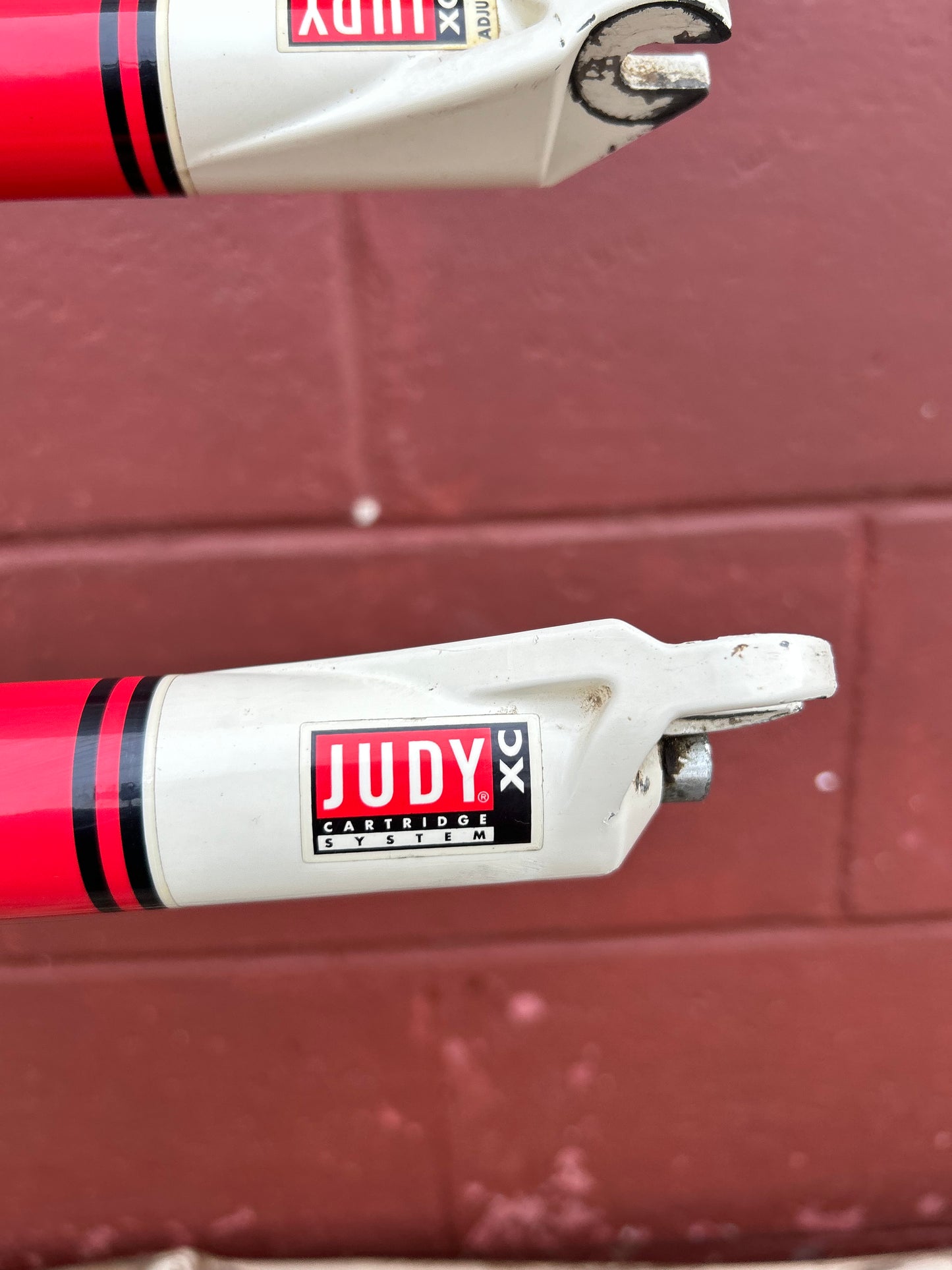 Rock Shox Judy XC White/Red 26" 1 1/8 Threadless Suspension Fork