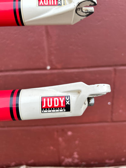 Rock Shox Judy XC White/Red 26" 1 1/8 Threadless Suspension Fork