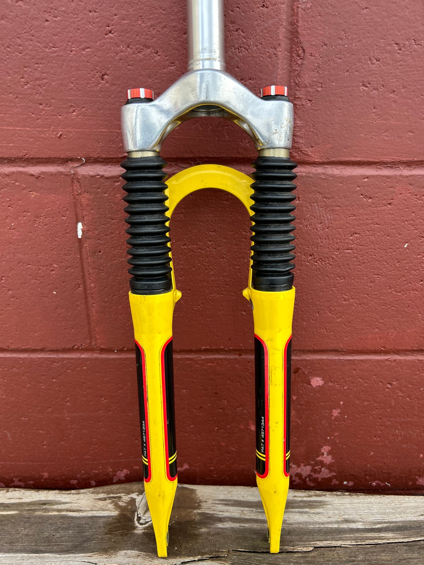 Rock Shox Indy SL 26"  Yellow 1 1/8 Threadless Suspension Fork