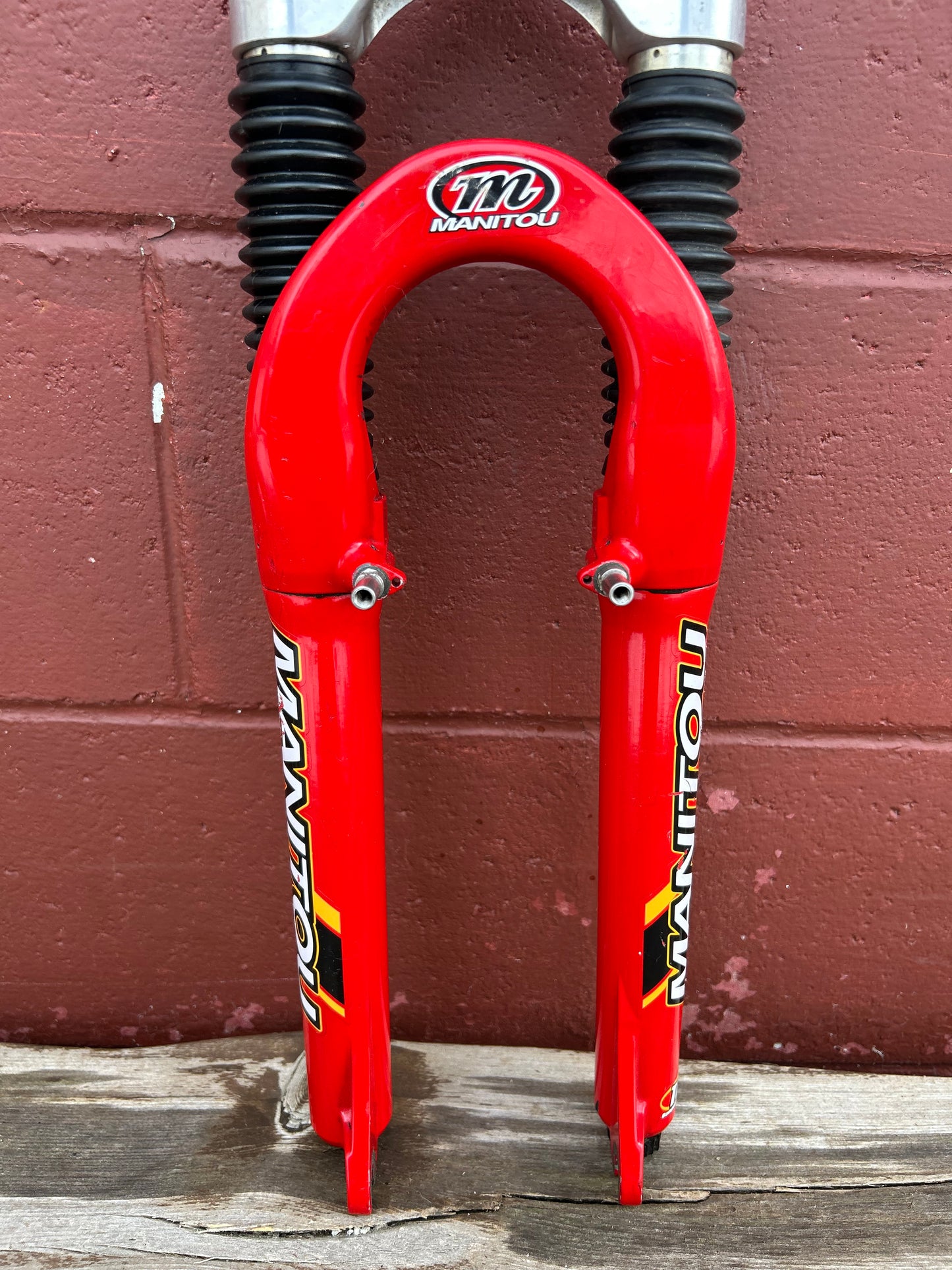 Manitou Xvert 26" 1 1/8 Inch Threadless Suspension Fork