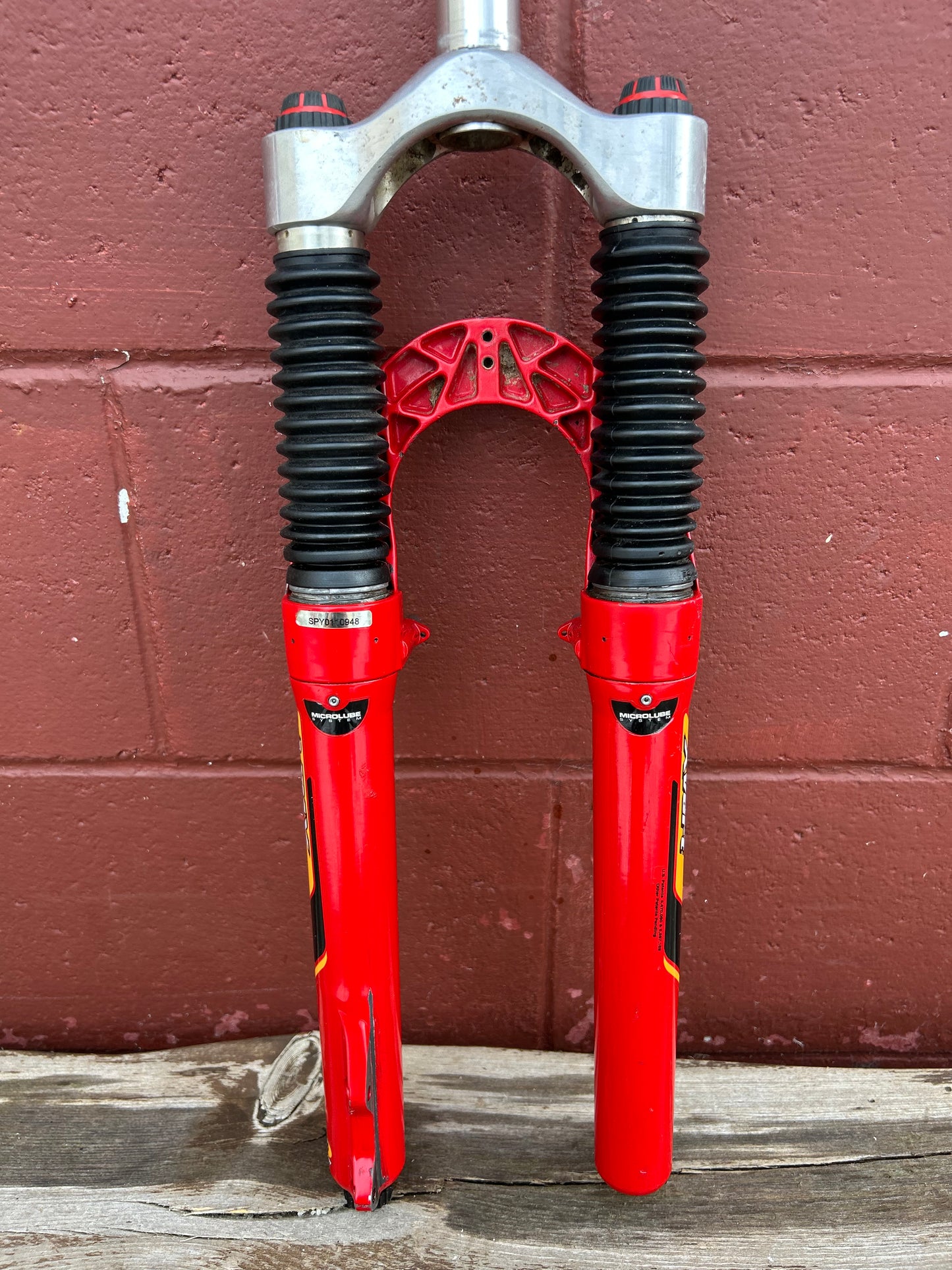 Manitou Xvert 26" 1 1/8 Inch Threadless Suspension Fork