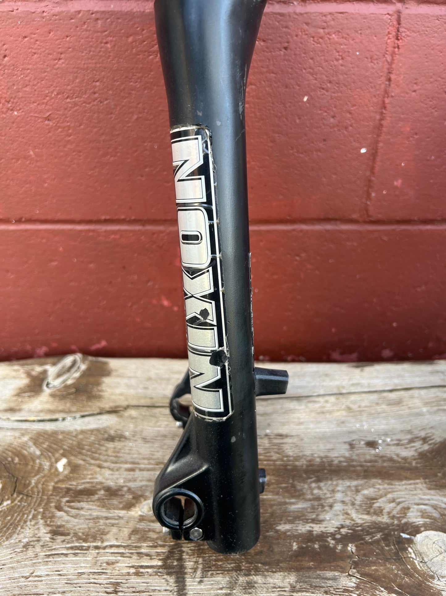 Manitou Nixon 26" 1 1/8 Threadless 115-145mm Travel Suspension Fork