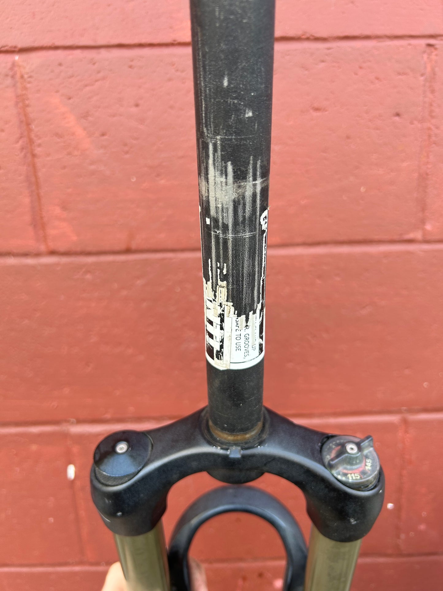 Manitou Nixon 26" 1 1/8 Threadless 115-145mm Travel Suspension Fork