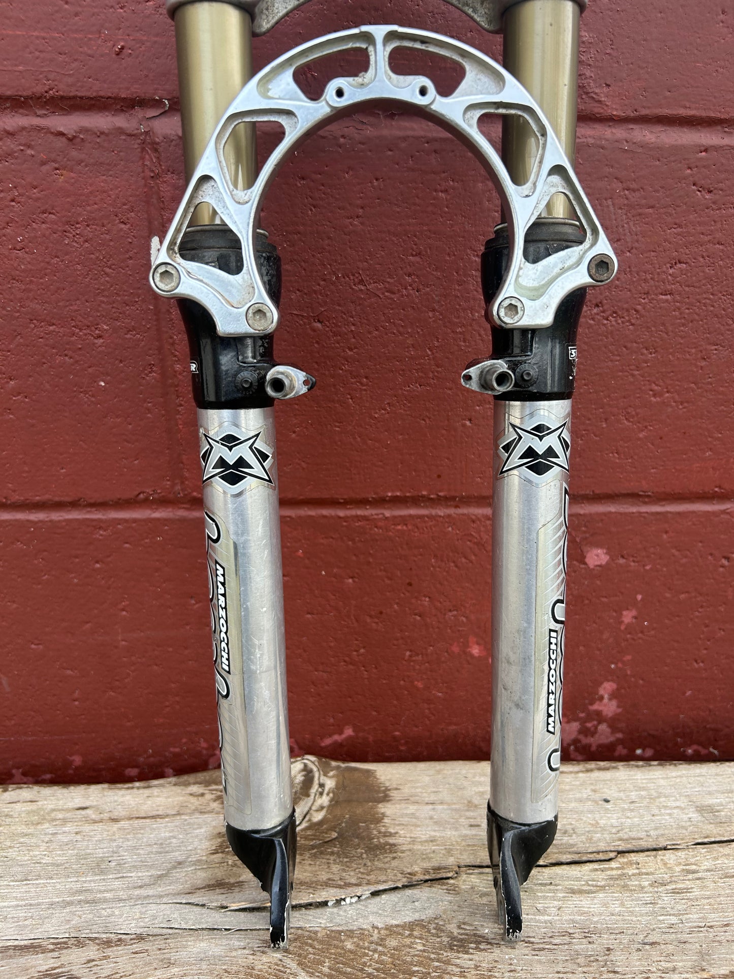 Marzocchi Bomber Super Fly Z2 26" 1 1/8 Threadless Suspension Fork