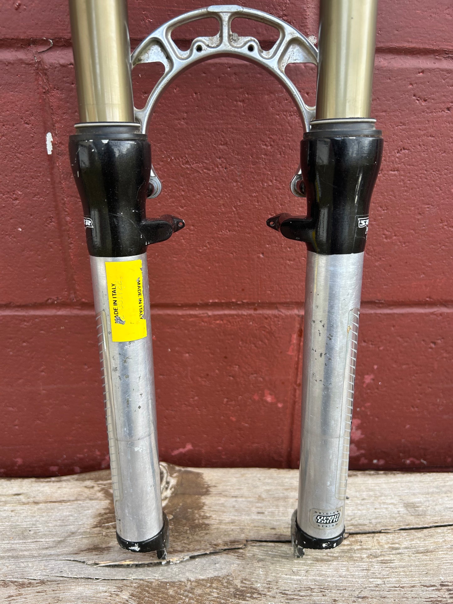 Marzocchi Bomber Super Fly Z2 26" 1 1/8 Threadless Suspension Fork