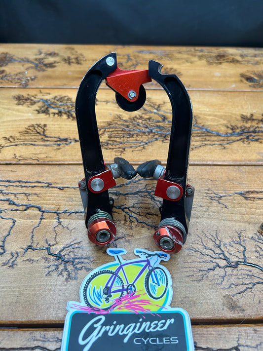 Hurricane Parellel Push Black/Red V Brake