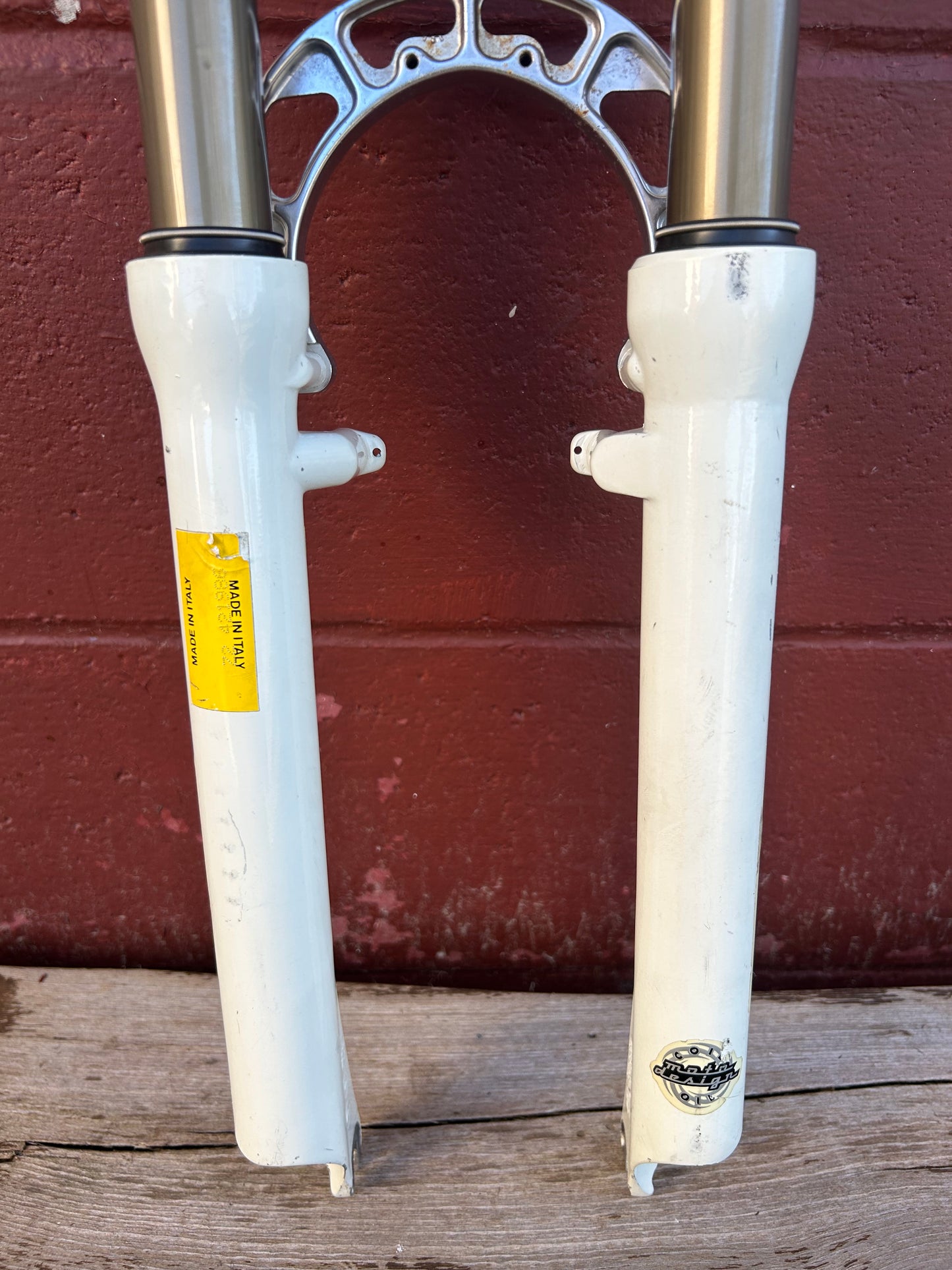 Marzocchi Bomber Z2 26" 1 1/8 Inch Threadless Suspension Fork