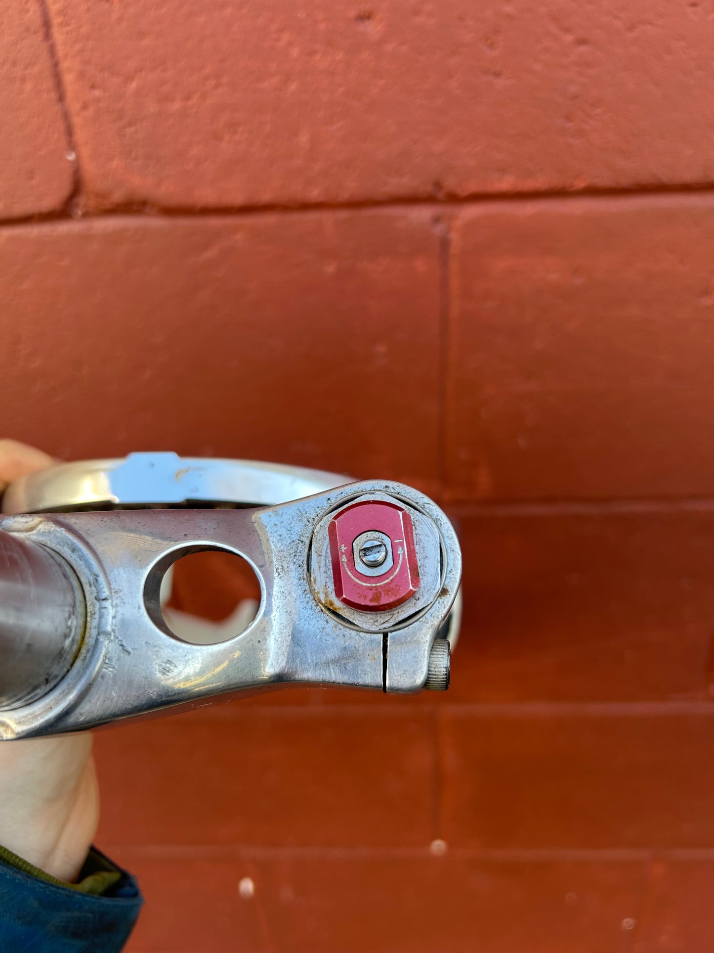 Marzocchi Bomber Z2 26" 1 1/8 Inch Threadless Suspension Fork