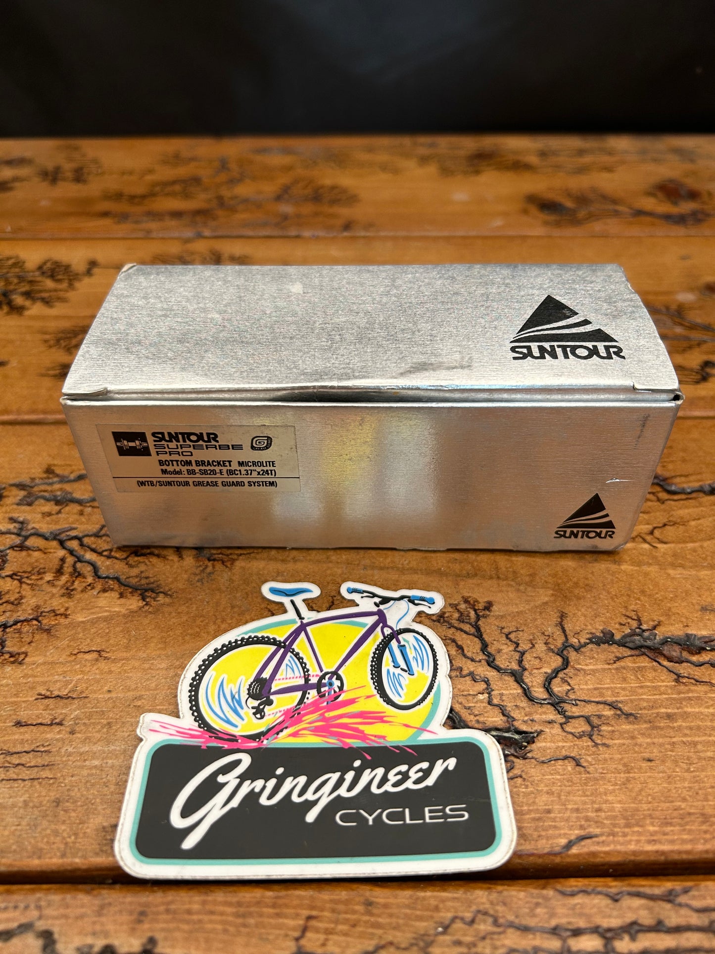 Suntour Superbe Pro Microlite WTB Grease Guard 68x112 Square Taper Bottom Bracket NOS