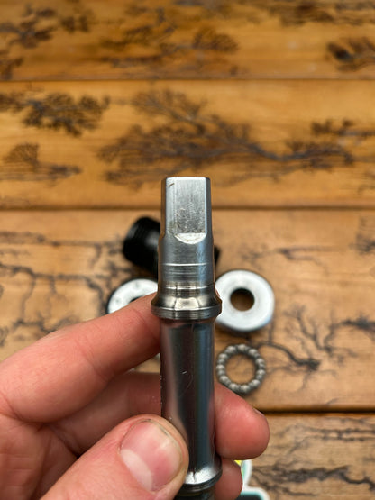 Shimano Dura Ace BB-7400 70x122.5mm Italian Bottom Bracket
