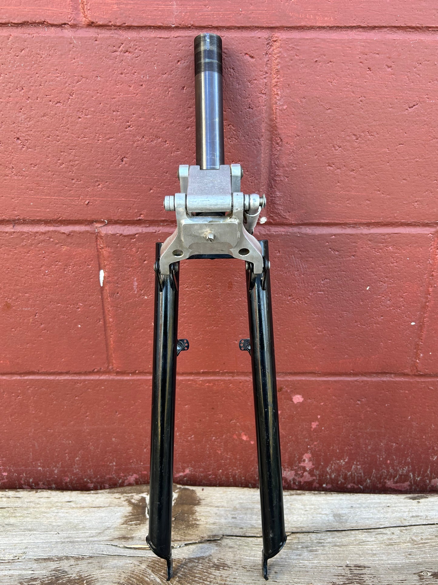 Amp Research F1 1 1/8 Inch Threaded Suspension Fork
