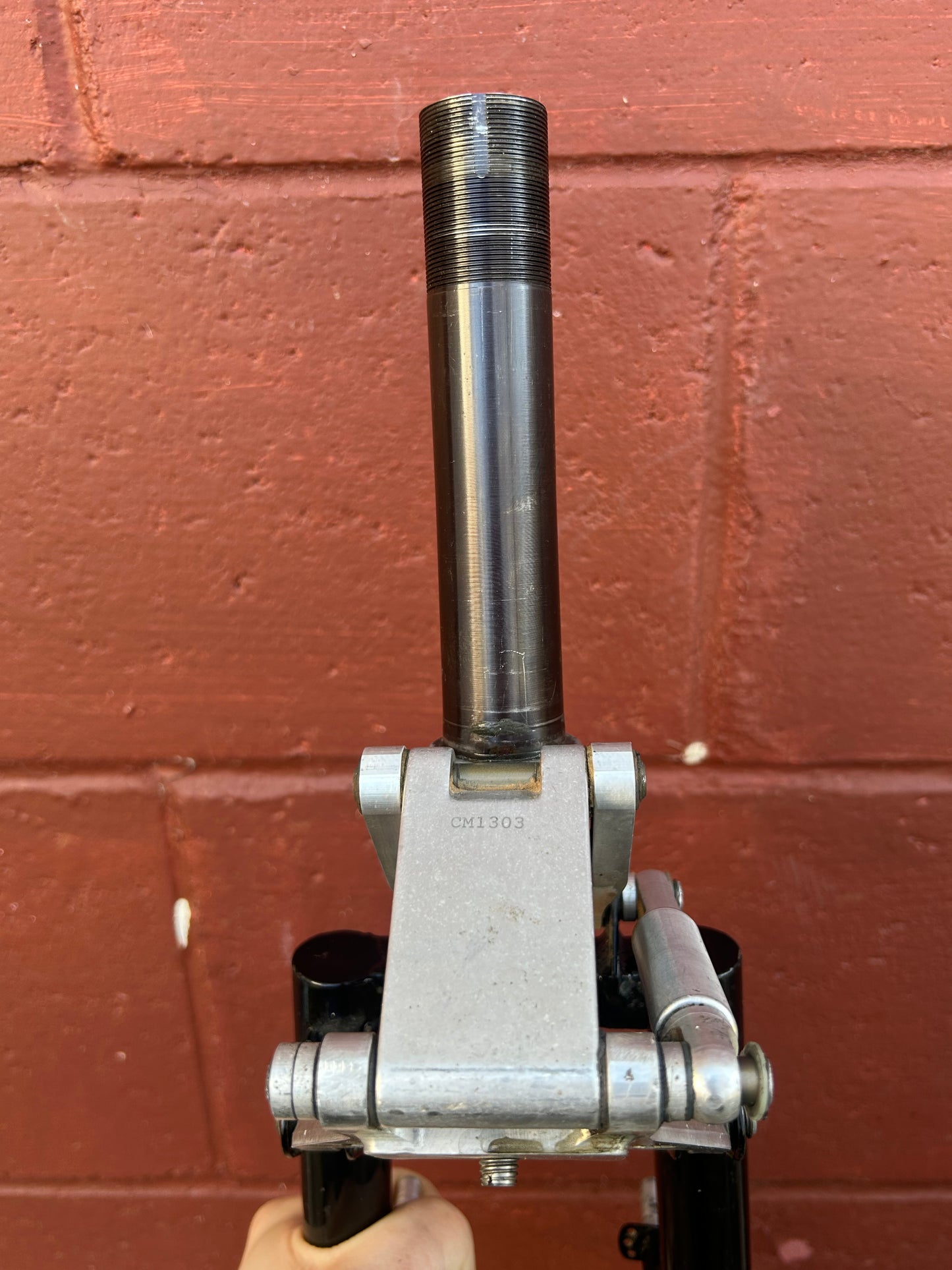 Amp Research F1 1 1/8 Inch Threaded Suspension Fork