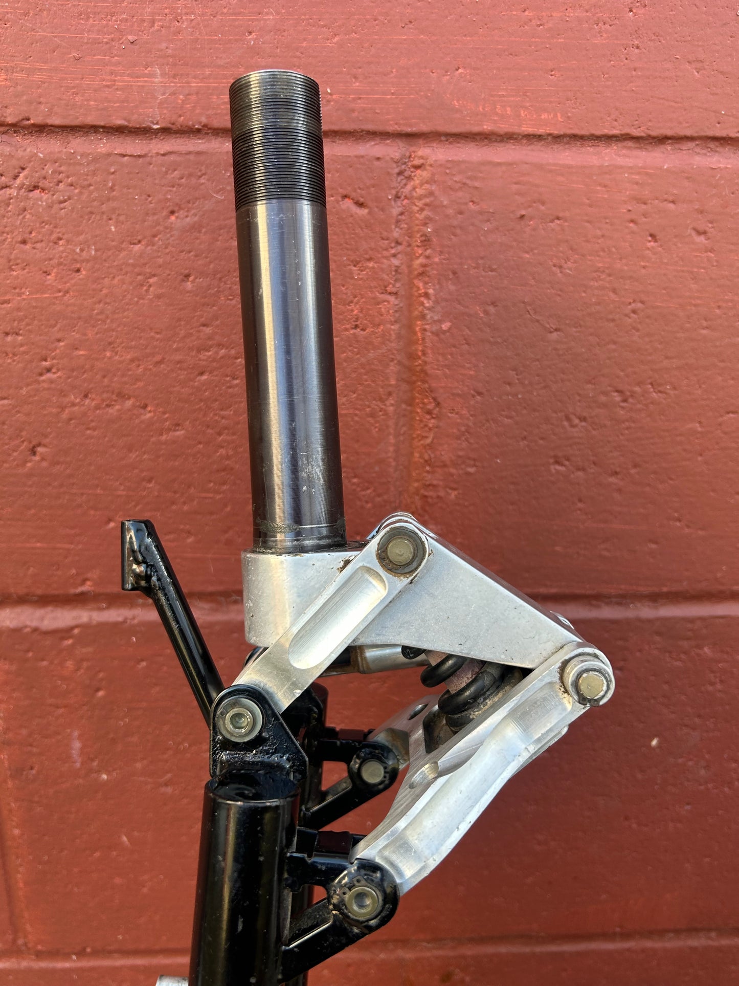 Amp Research F1 1 1/8 Inch Threaded Suspension Fork