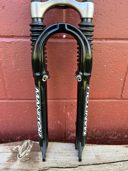 Manitou Magnum 26" 1 1/8 Inch Threadless Suspension Fork