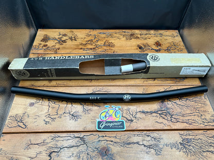 Bontrager Race 9 Degree 560mm Black Handlebar NOS