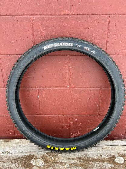 Maxxis Wetscream 26x2.50 DH Casing Tire