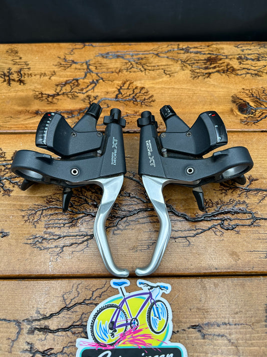 Shimano Deore XT ST-M739 3x8 Speed Shifters and Brake Levers