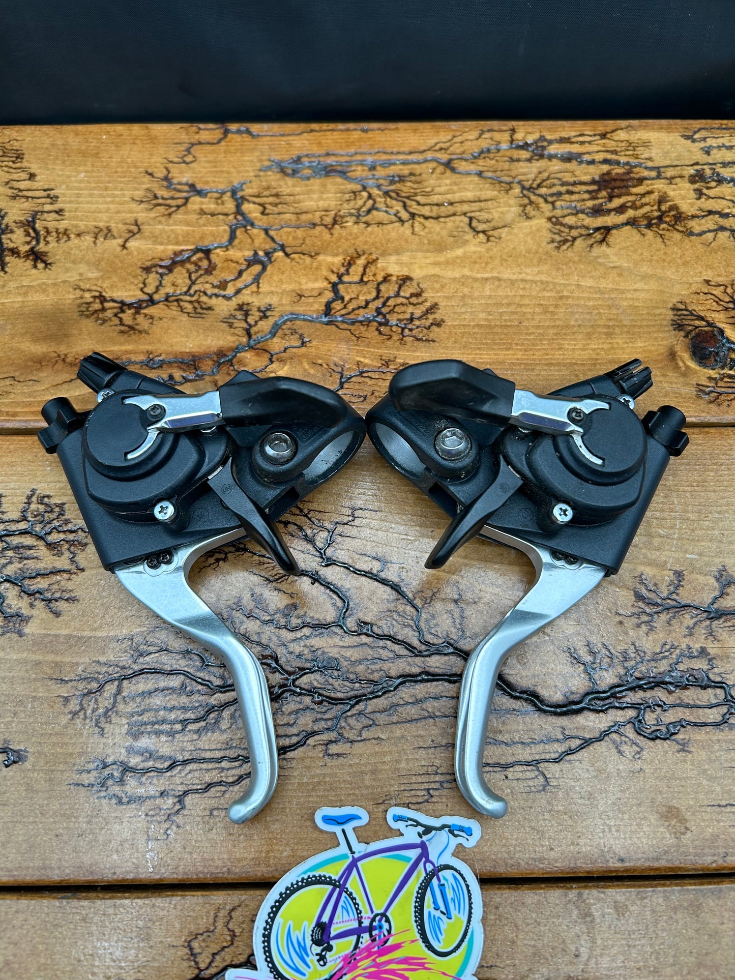 Shimano Deore XT ST-M739 3x8 Speed Shifters and Brake Levers