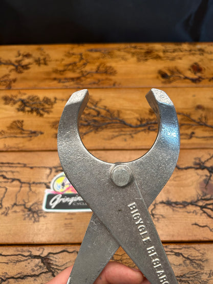 Bicycle Research Tire Seater Pliers