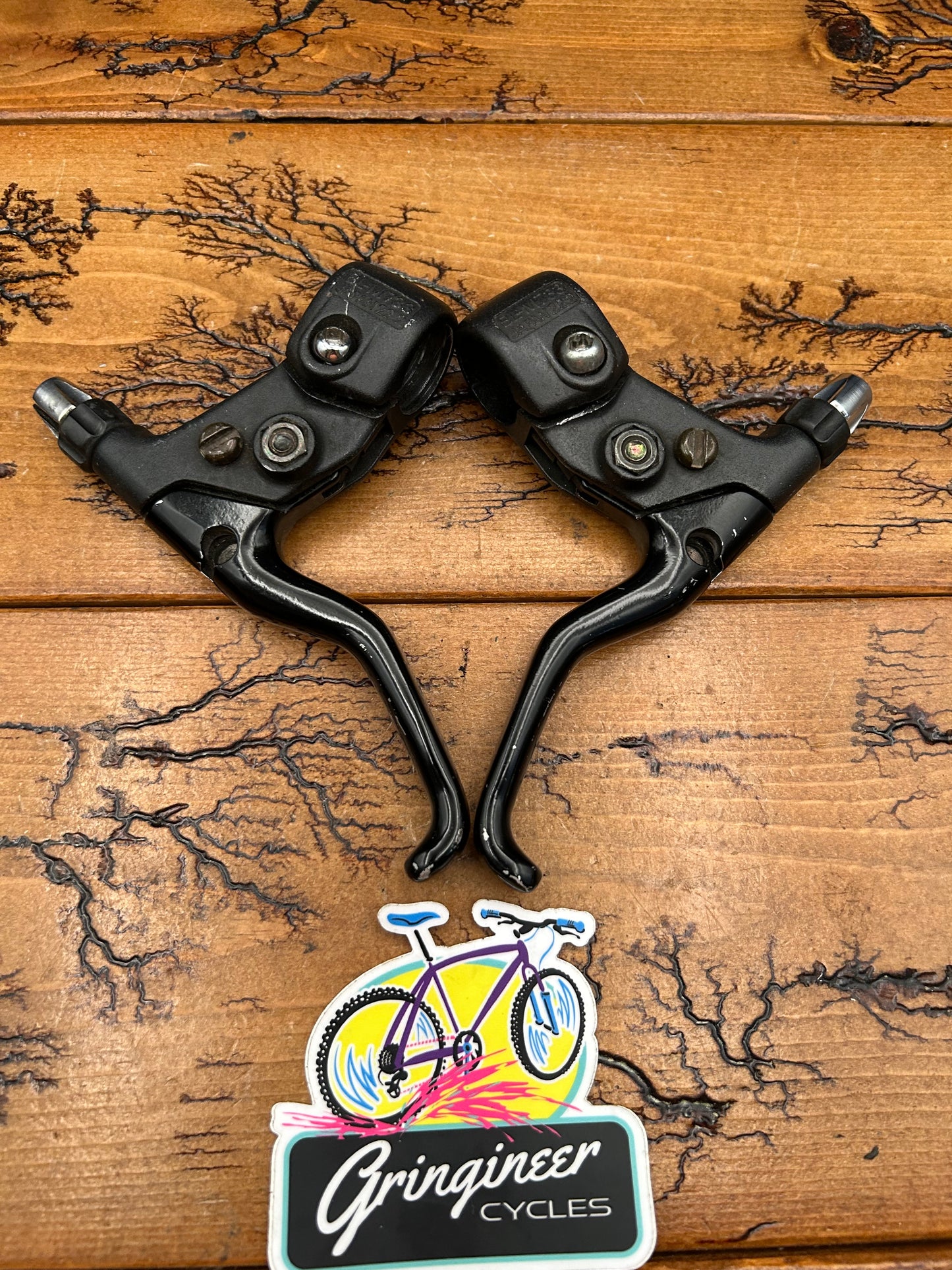 Shimano Deore XT BL-M733 Brake Levers With Hoods