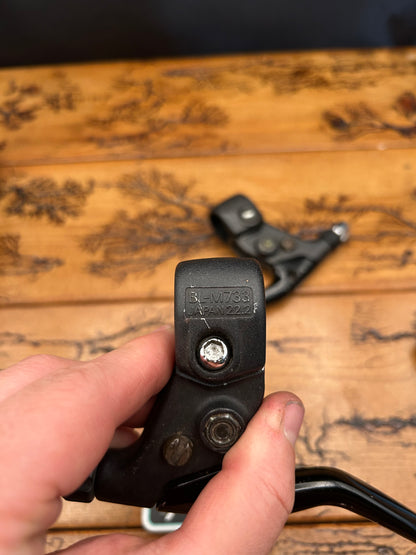 Shimano Deore XT BL-M733 Brake Levers With Hoods