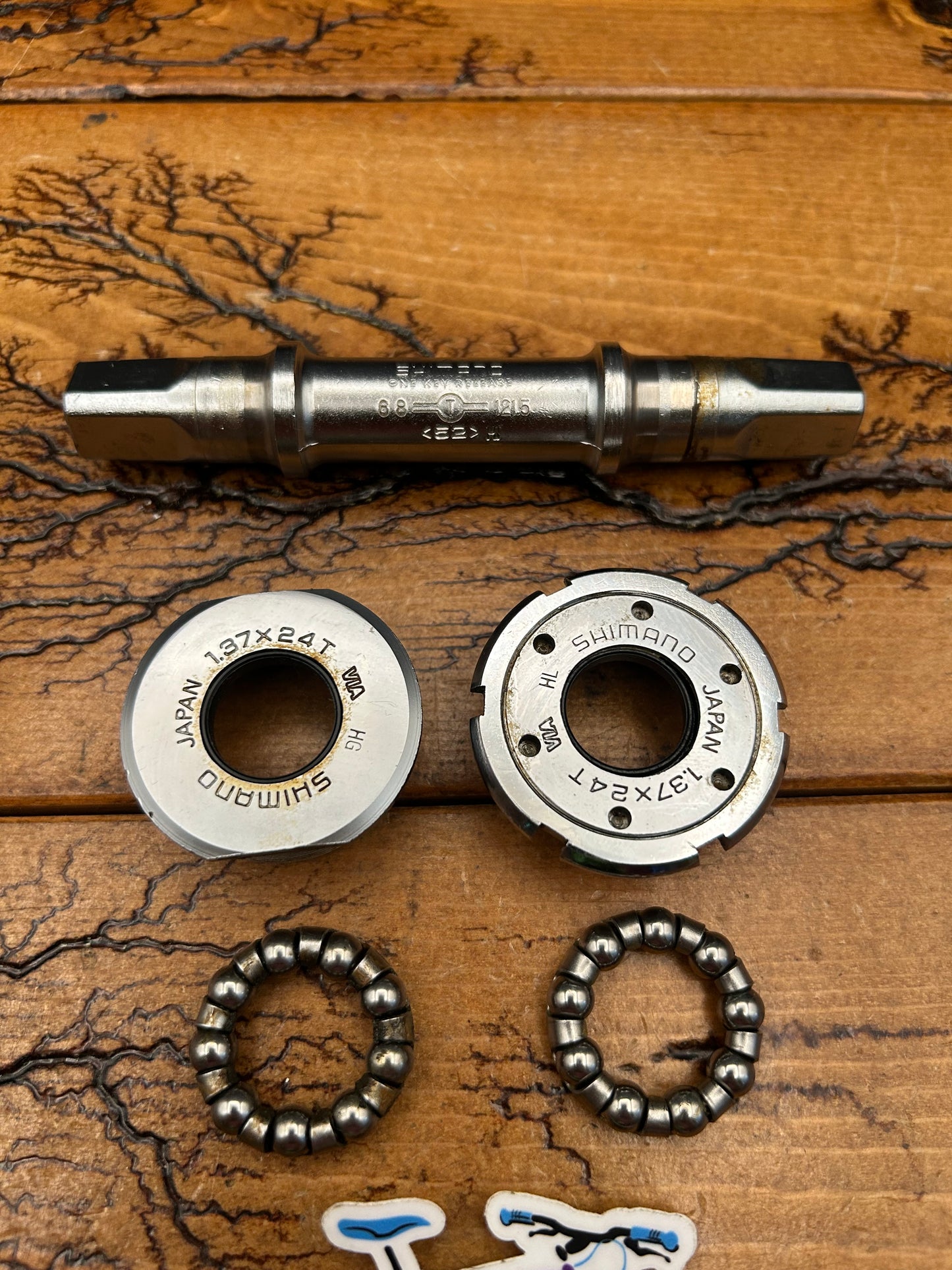 Shimano 68x121.5mm Englished Threaded Square Taper Bottom Bracket