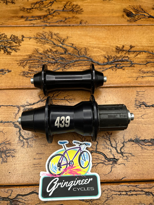 Sun Ringle 439 Black 28/32 Hole 100/135mm  Hub Set