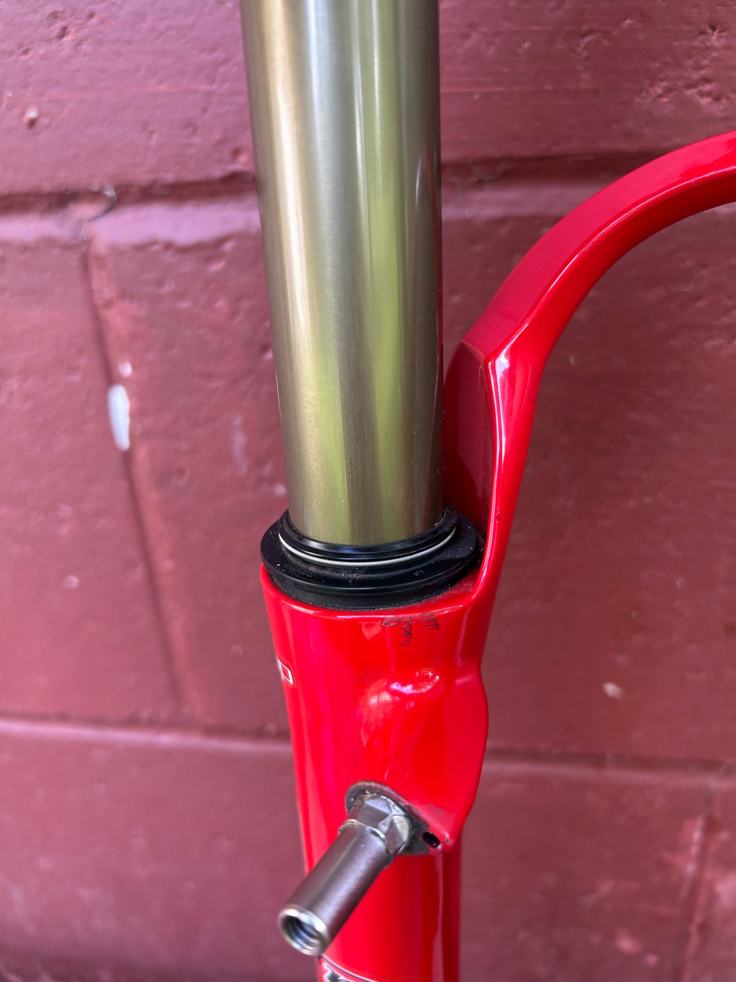 Manitou Skareb Comp 26" Rim or Disc Brake 1 1/8 Threadless Suspension Fork