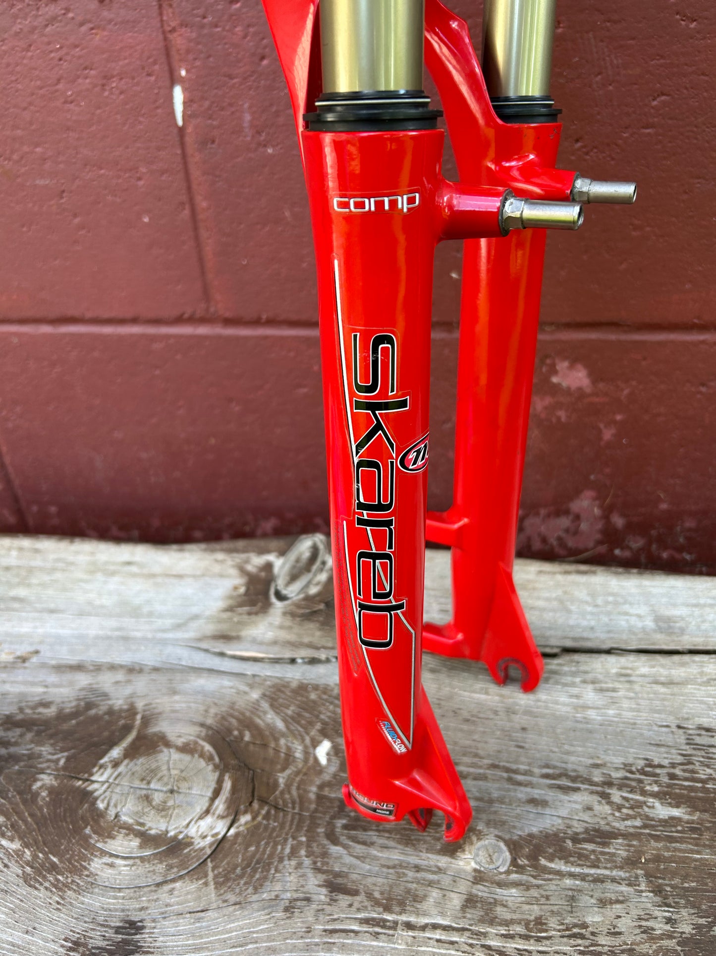 Manitou Skareb Comp 26" Rim or Disc Brake 1 1/8 Threadless Suspension Fork