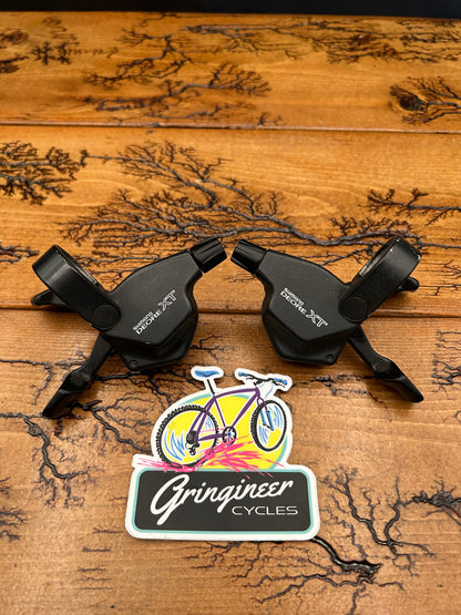 Shimano Deore XT SL-M739 3x8 Trigger Shifters