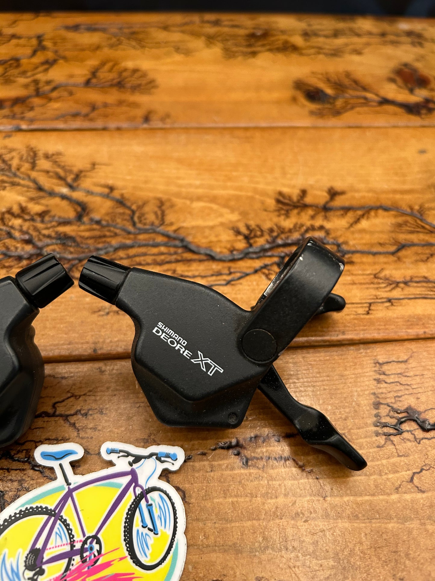 Shimano Deore XT SL-M739 3x8 Trigger Shifters