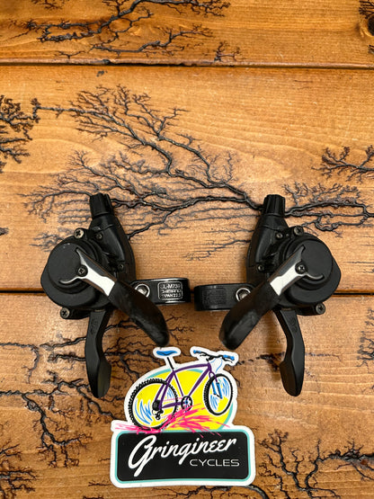 Shimano Deore XT SL-M739 3x8 Trigger Shifters